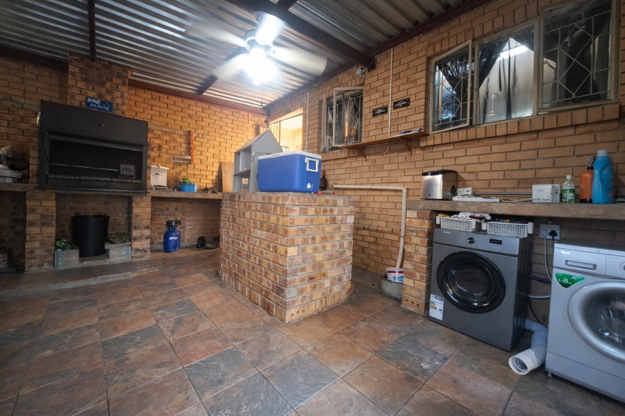 3 Bedroom Property for Sale in Geelhoutpark North West